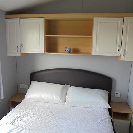 Отель 8 Berth On The Chase Инголдмелс Экстерьер фото