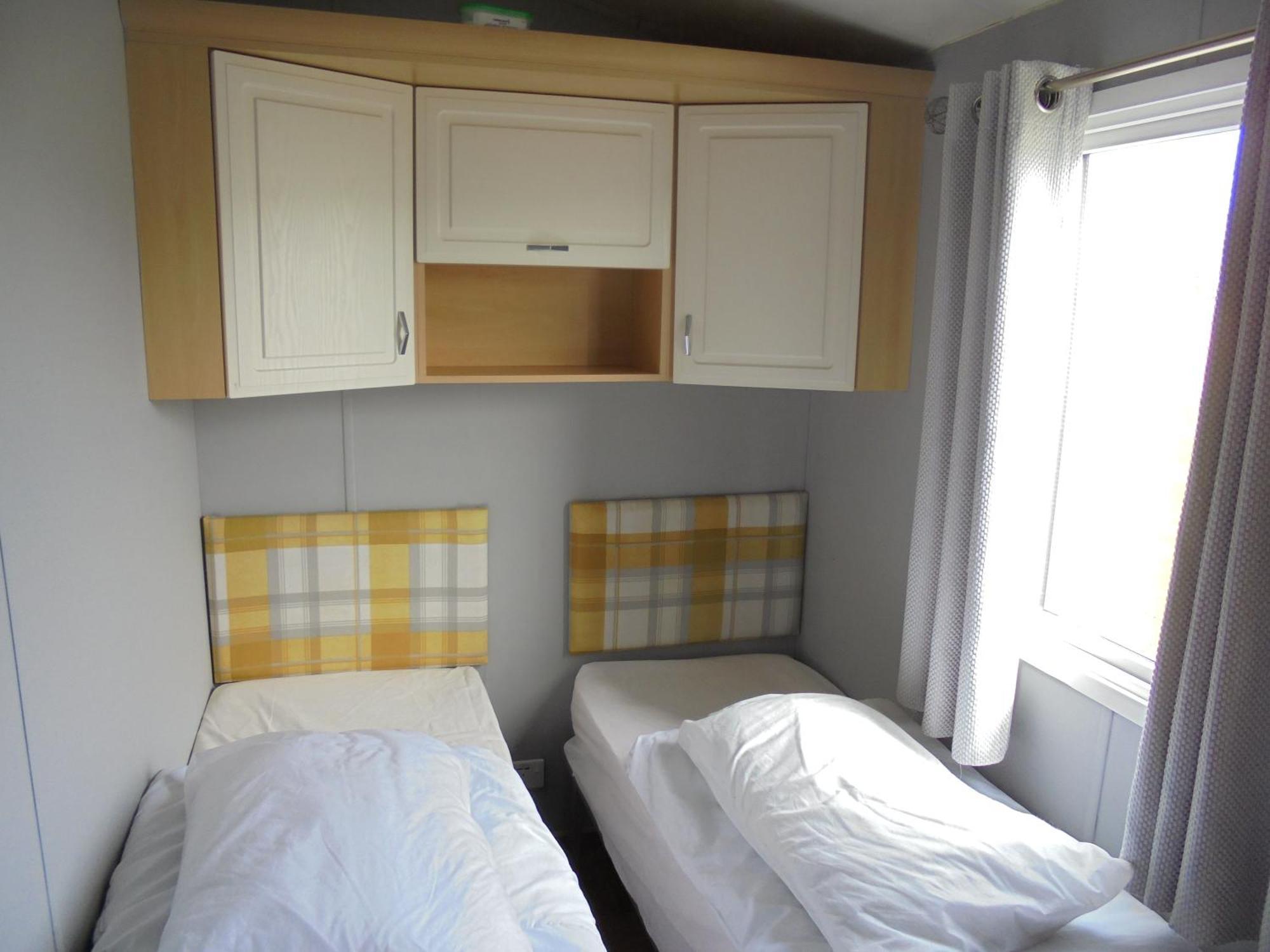 Отель 8 Berth On The Chase Инголдмелс Экстерьер фото