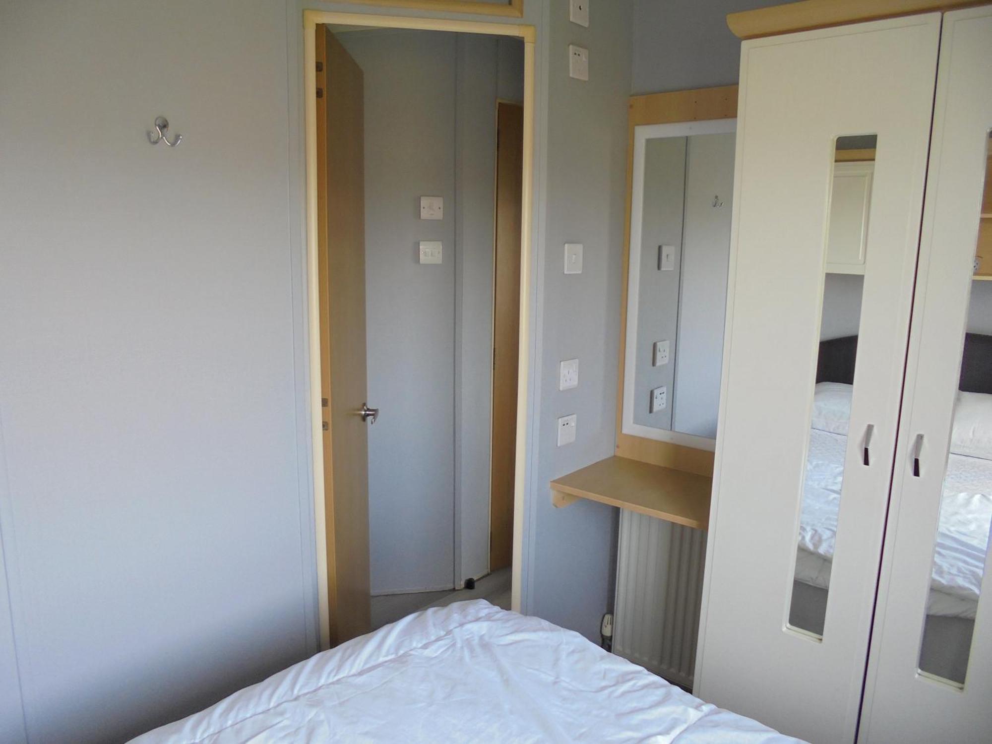Отель 8 Berth On The Chase Инголдмелс Экстерьер фото